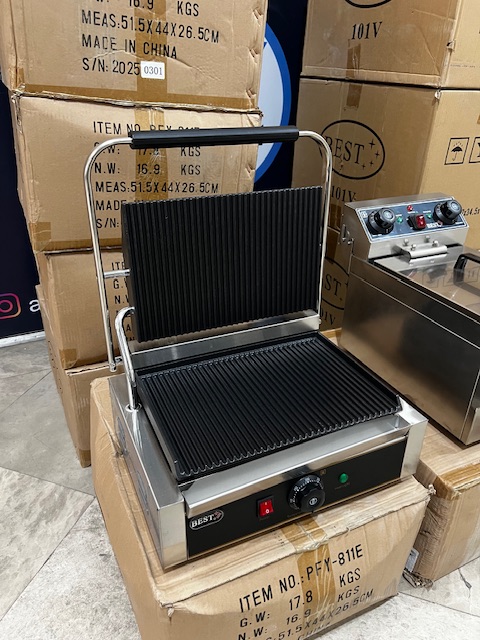 ساندویچ ساز پنینی میکر متوسط بست pfy-811E